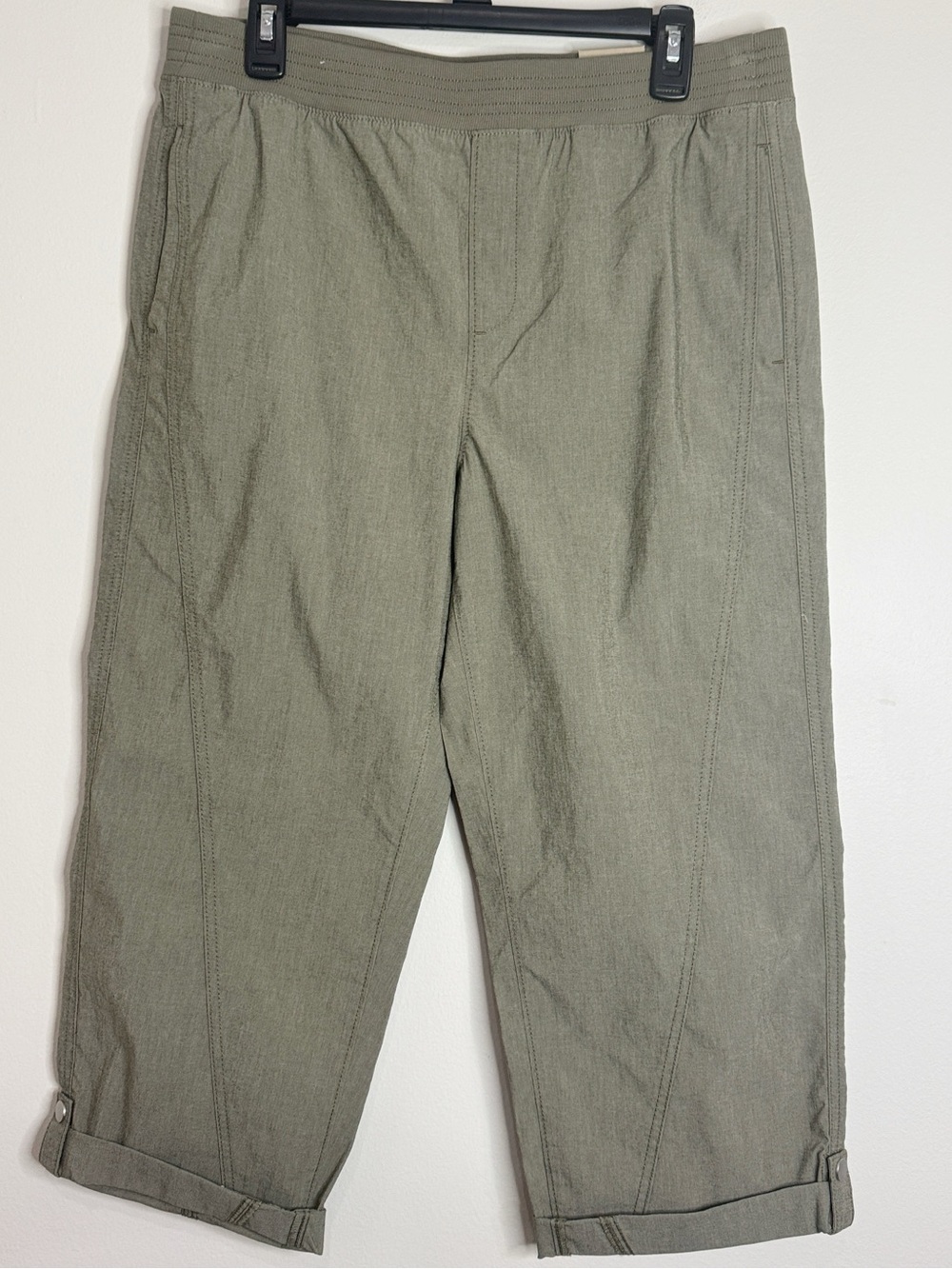 Chico’s Cuffed Cropped Tab Olive Green Seamed Pants elastic waistband Cotton 10